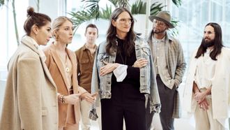Episode 5 Fashion Bus