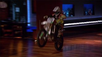 Episode 8 Week 8: AfreSHeet, Unshrinkit, Grip Clean, PolarPro, and Sharks at the White House