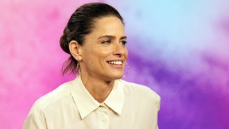 Episode 125 Amanda Peet, Michelle Buteau, Cake4Kids, Dr. Elizabeth Scott