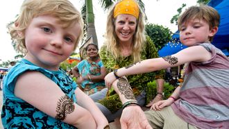 Episode 7 Leg 7: Swimming in Luxury, Beggars and Bollywood