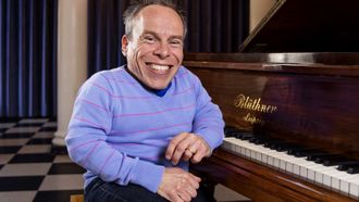 Episode 8 Warwick Davis