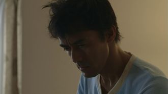 Episode 1 The cowardly man's turning point when a mysterious beauty suddenly appears, and the enigma of the legendary 'Kuna'
