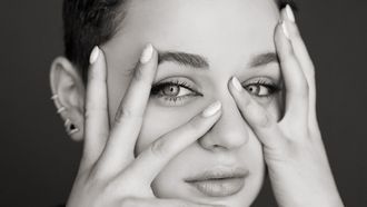 Episode 11 Joey King