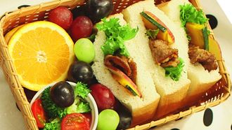 Episode 1 Sukiyaki & Japanese Style Sandwich