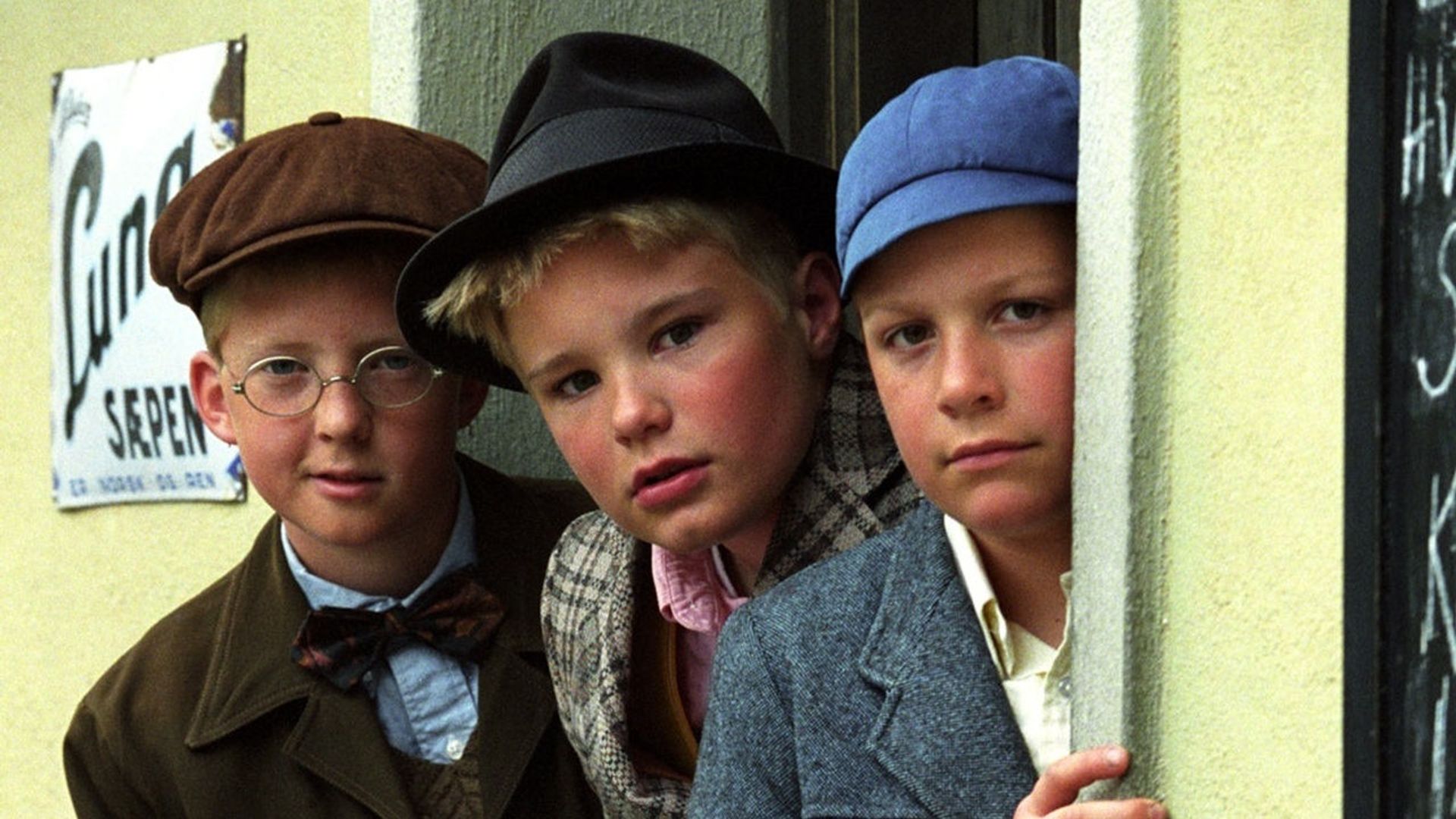 Olsenbanden Jr. background