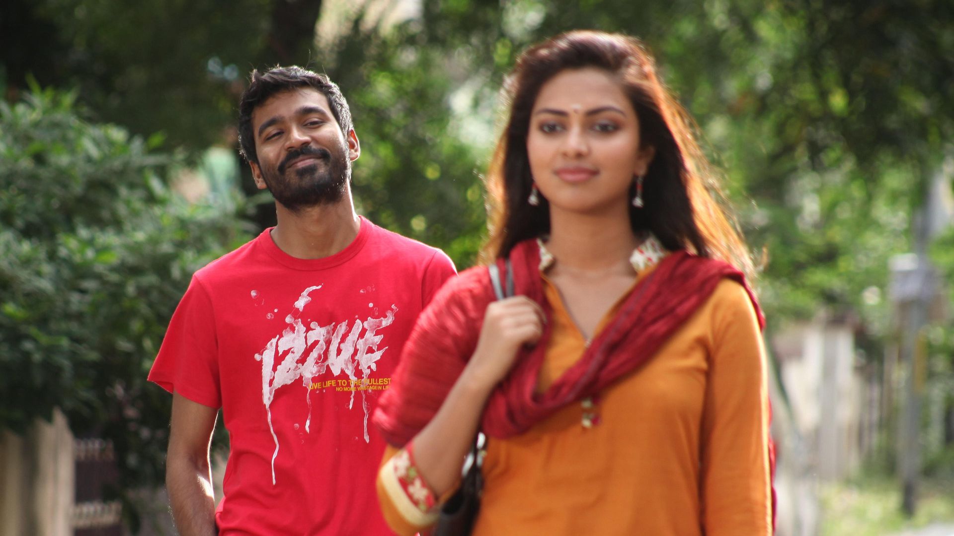 Velaiyilai Pattathari background