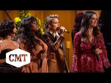 The Highwomen Performs 