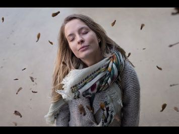 Vele Hemels Boven de Zevende - Officiële trailer - Binnenkort in de Nederlandse bioscoop