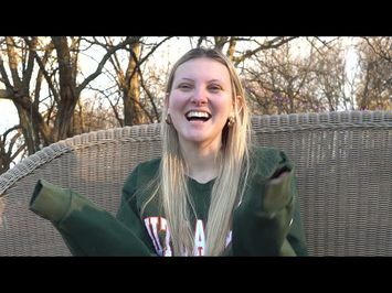 Texas Chainsaw Mascara - actress slaps everyone