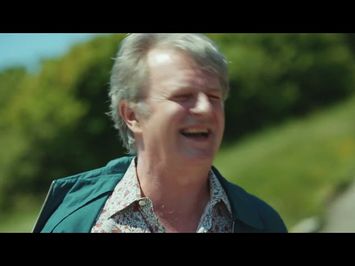 Perfect Pub Walks with Bill Bailey