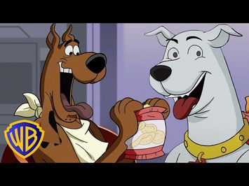 Scooby-Doo meets a super friend!