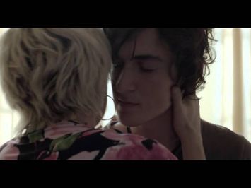 Mãe Só Há Uma / Don't Call Me Son (Trailer)