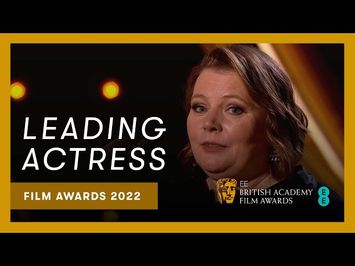Joanna Scanlan Wins Leading Actress | EE BAFTA Film Awards 2022