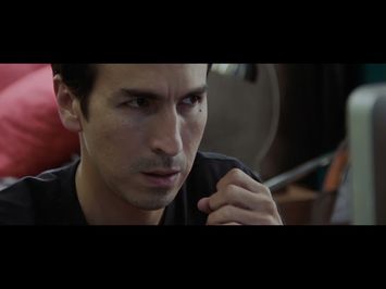 Monstruosamente solo (2021) ESCENA